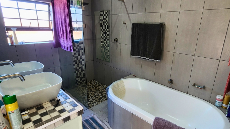 4 Bedroom Property for Sale in Dana Bay Western Cape